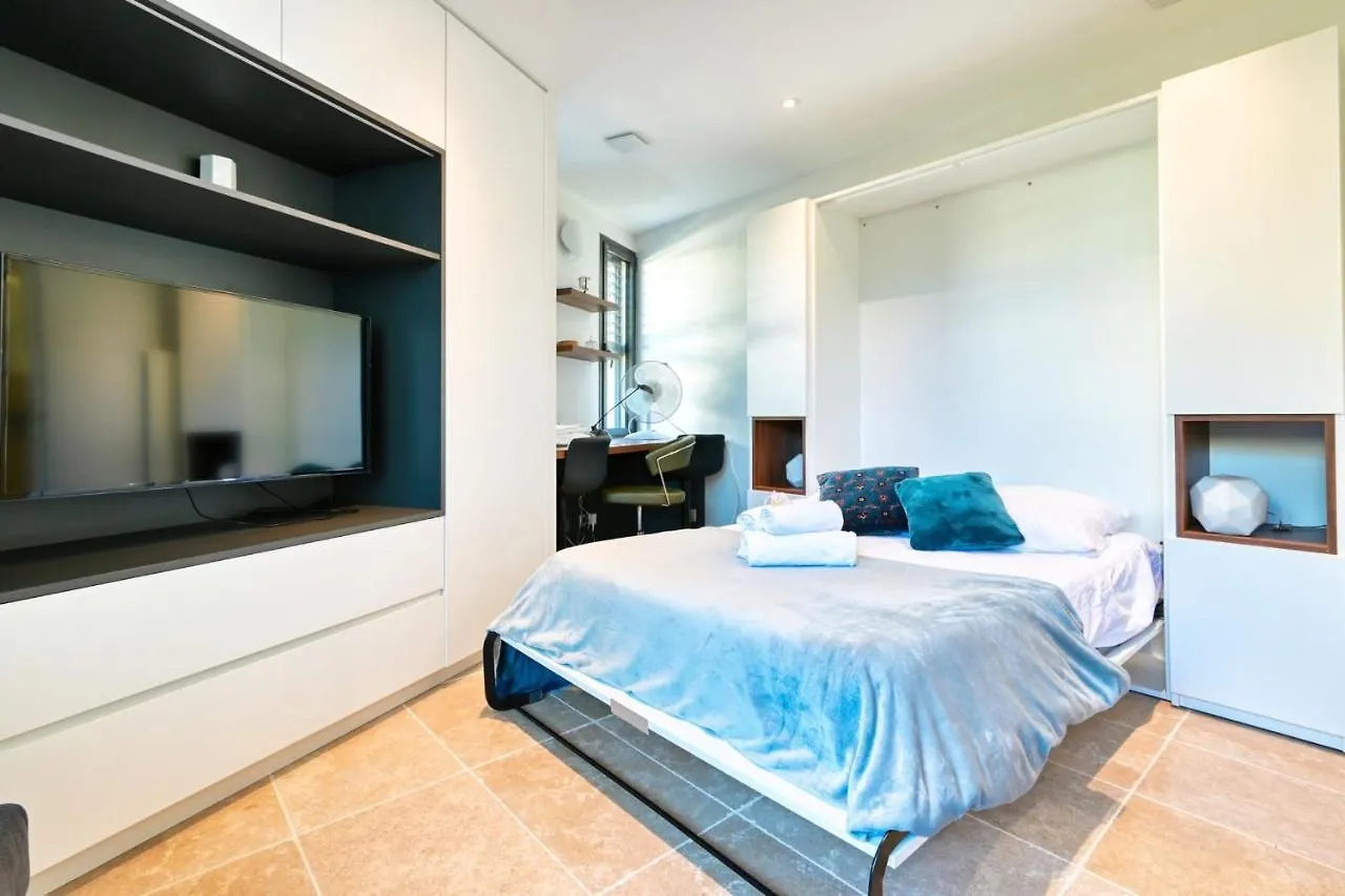 Trois Moulins Furnished Flat Apartment Aix-en-Provence