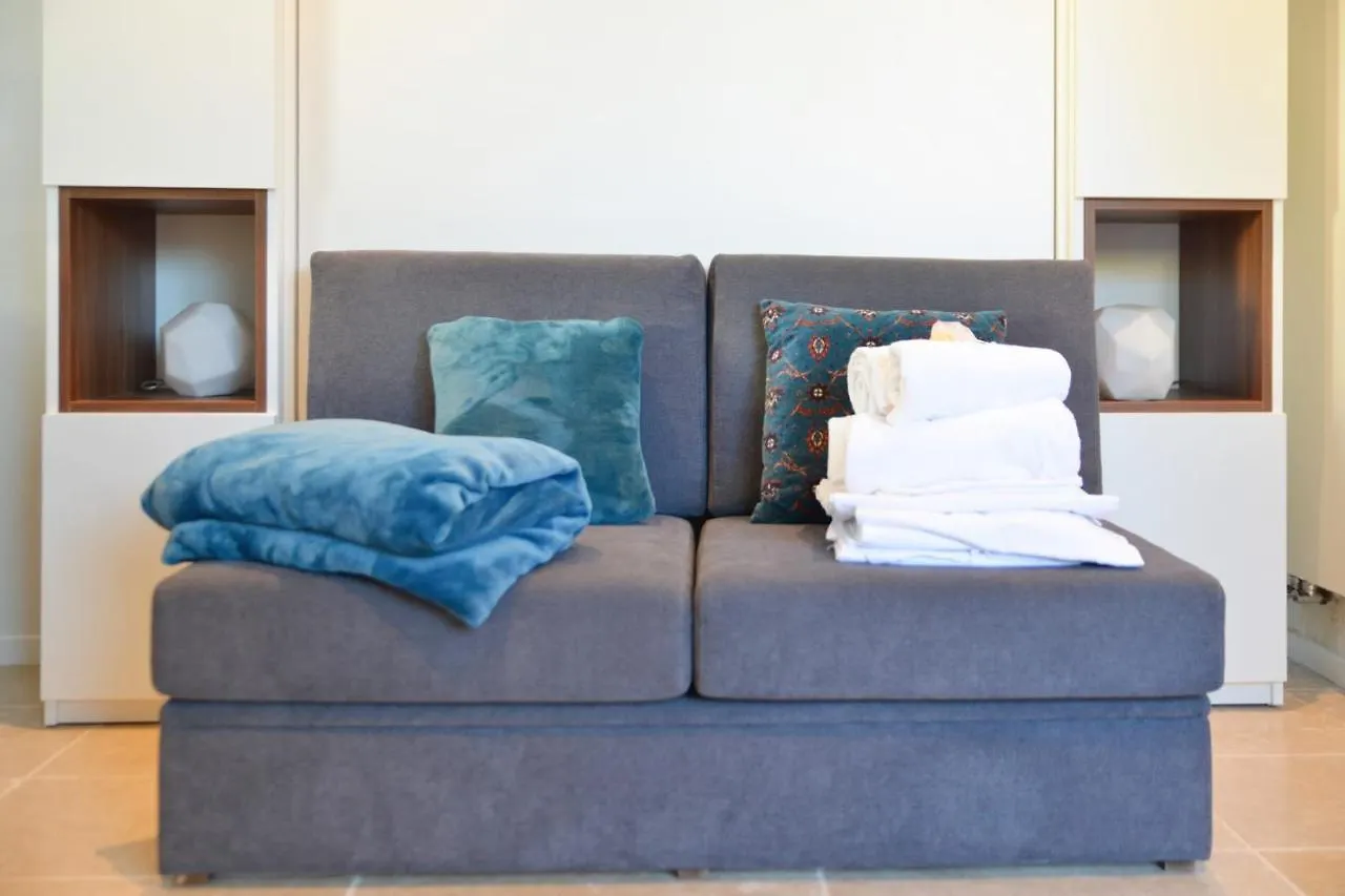 Trois Moulins Furnished Flat Apartment Aix-en-Provence France