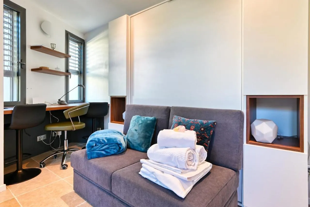 Trois Moulins Furnished Flat Apartment Aix-en-Provence