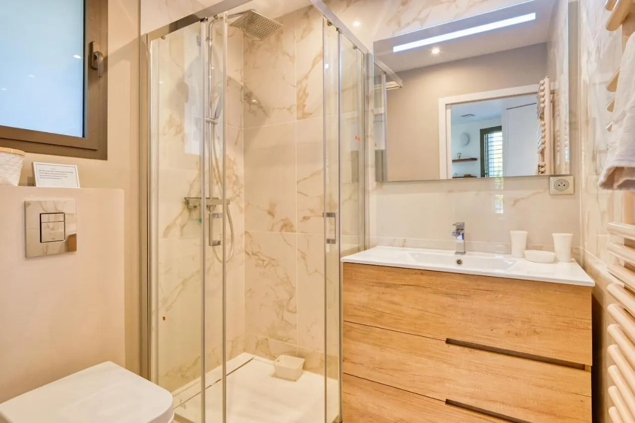 Trois Moulins Furnished Flat Apartment Aix-en-Provence