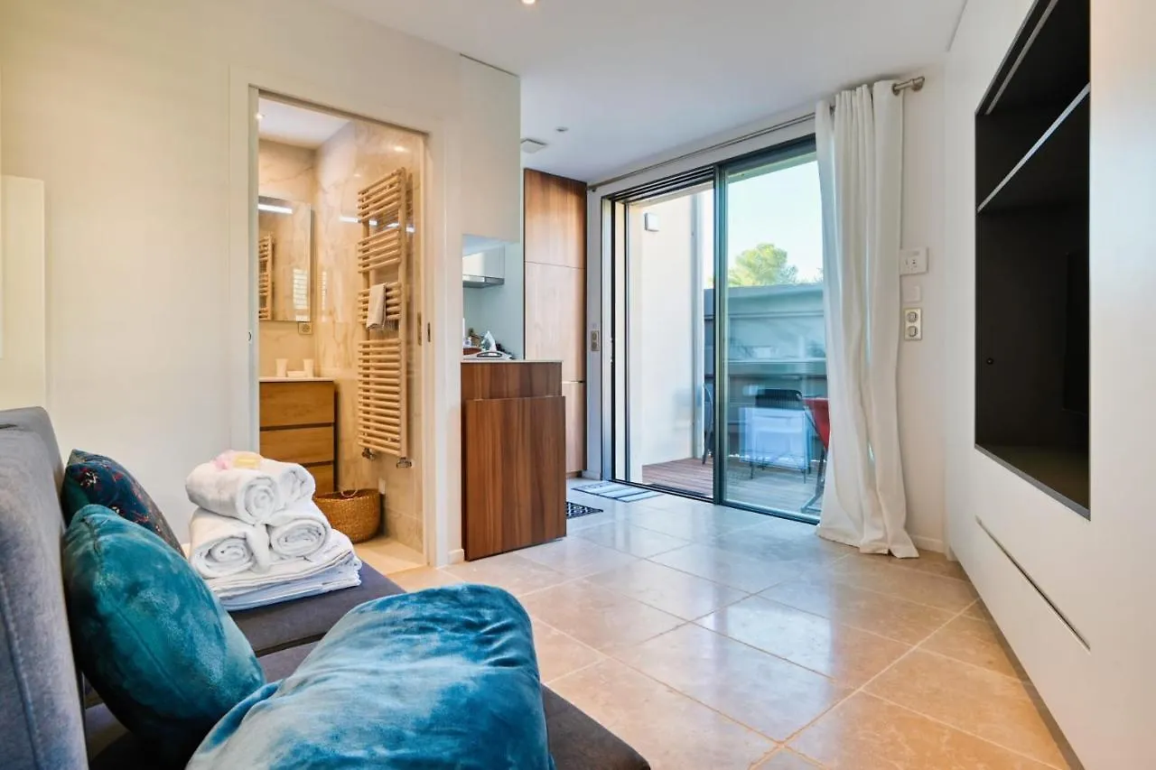 Trois Moulins Furnished Flat Apartment Aix-en-Provence