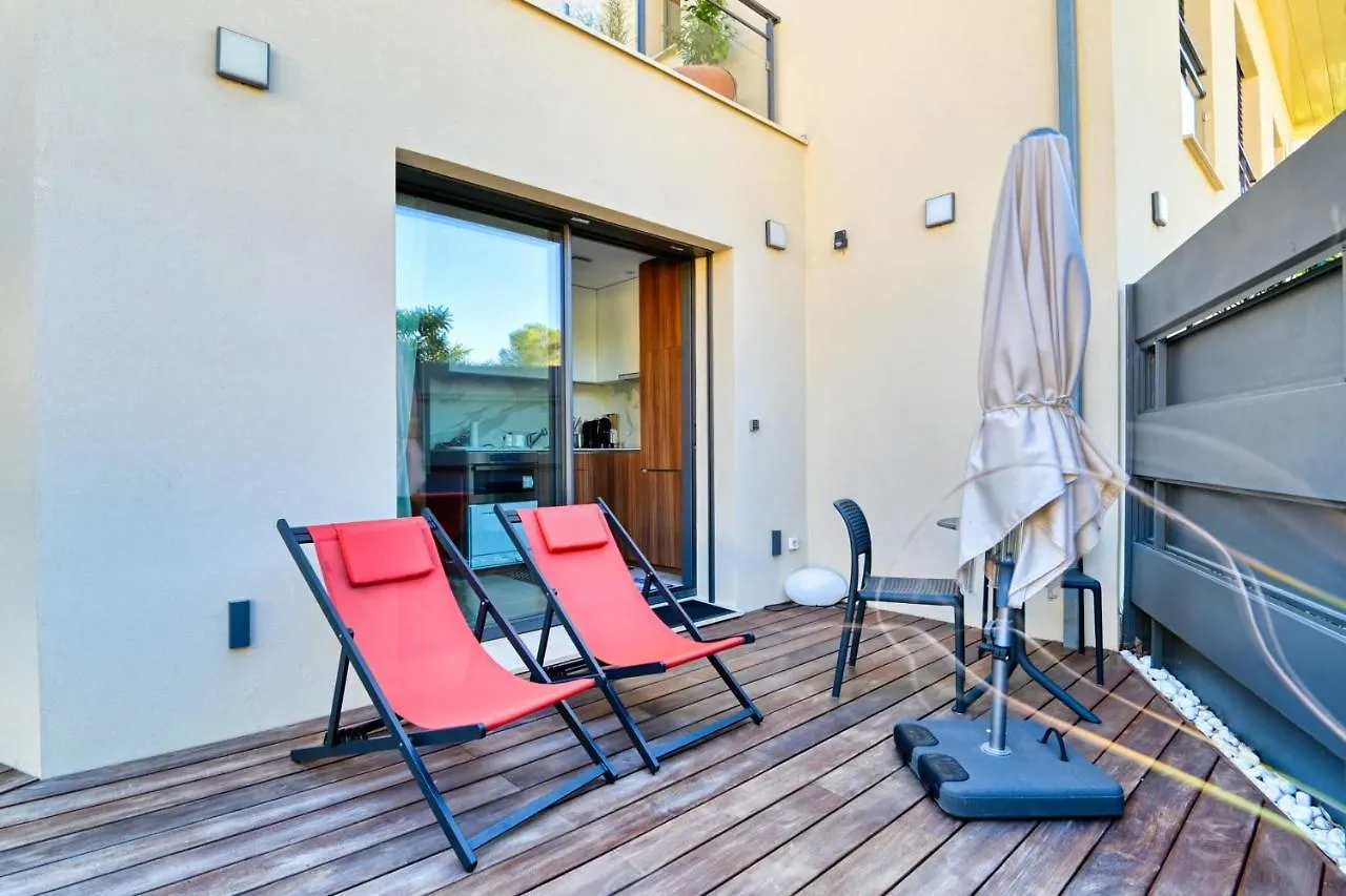 Trois Moulins Furnished Flat Apartment Aix-en-Provence France