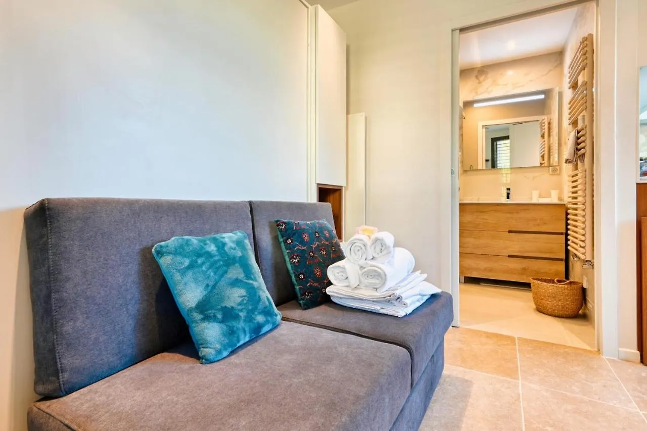 Trois Moulins Furnished Flat Apartment Aix-en-Provence